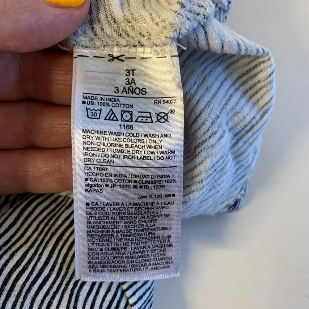 Old Navy Sleeveless Stripe Button Up Top